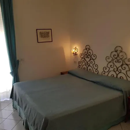 Отель Multiproprieta Palatium Mari, Con Terrazza Vista Mare E Piscina
