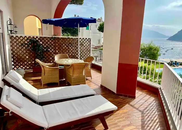 Multiproprieta Palatium Mari, Con Terrazza Vista Mare E Piscina Capri